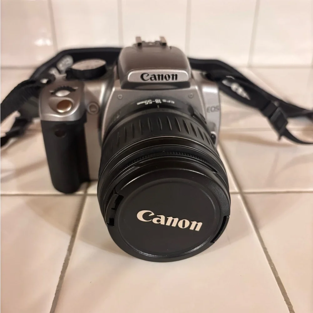 Canon DS 126071 Digital Rebel XT Camera 8 Megapixel 18-55 MM Lens Nice *Tested*